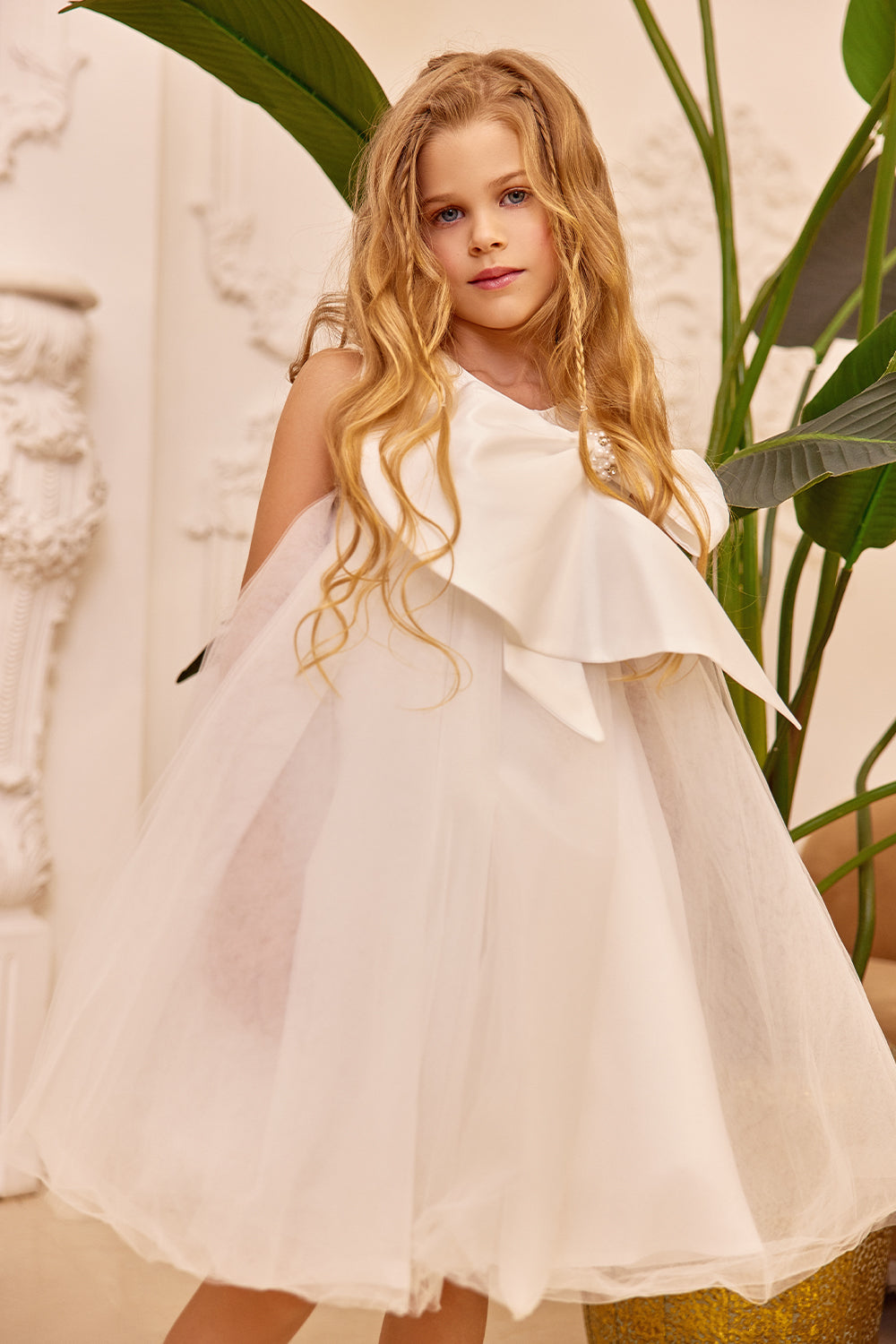 Bow-tie collar puffy tulle girl dress in white