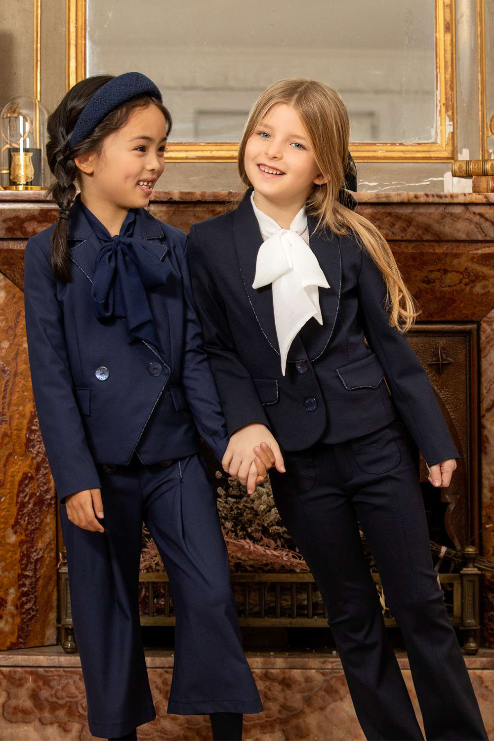 Blue poly-viscose wide 7/8 trousers with pleats and branded mother of pearl buttons