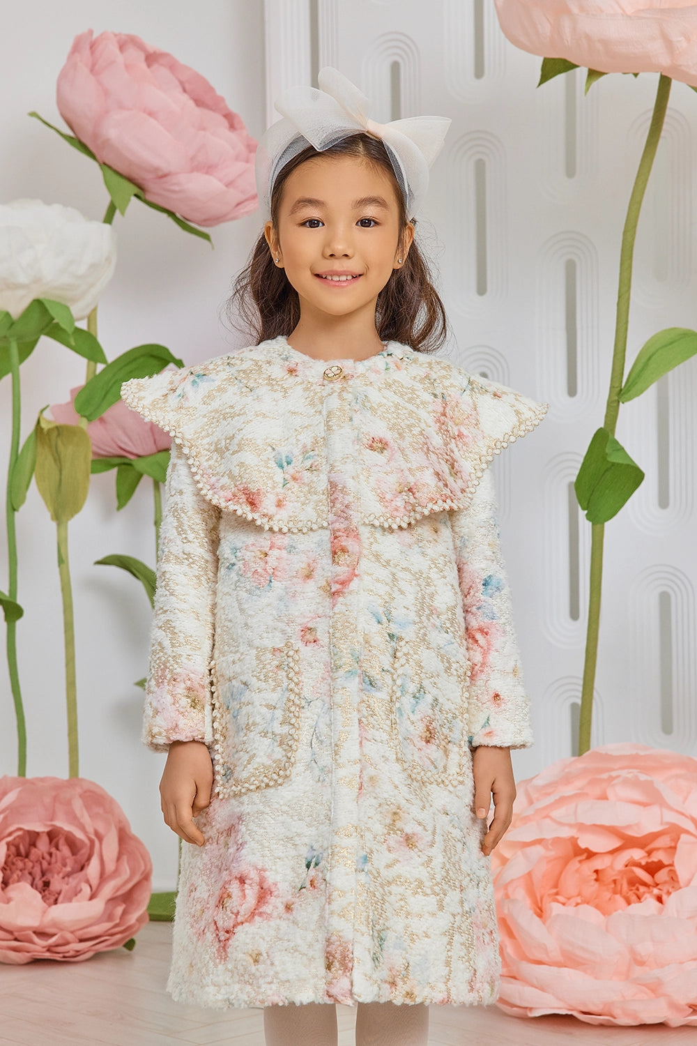 White and gold fur wool blend floral coat with pretty collar