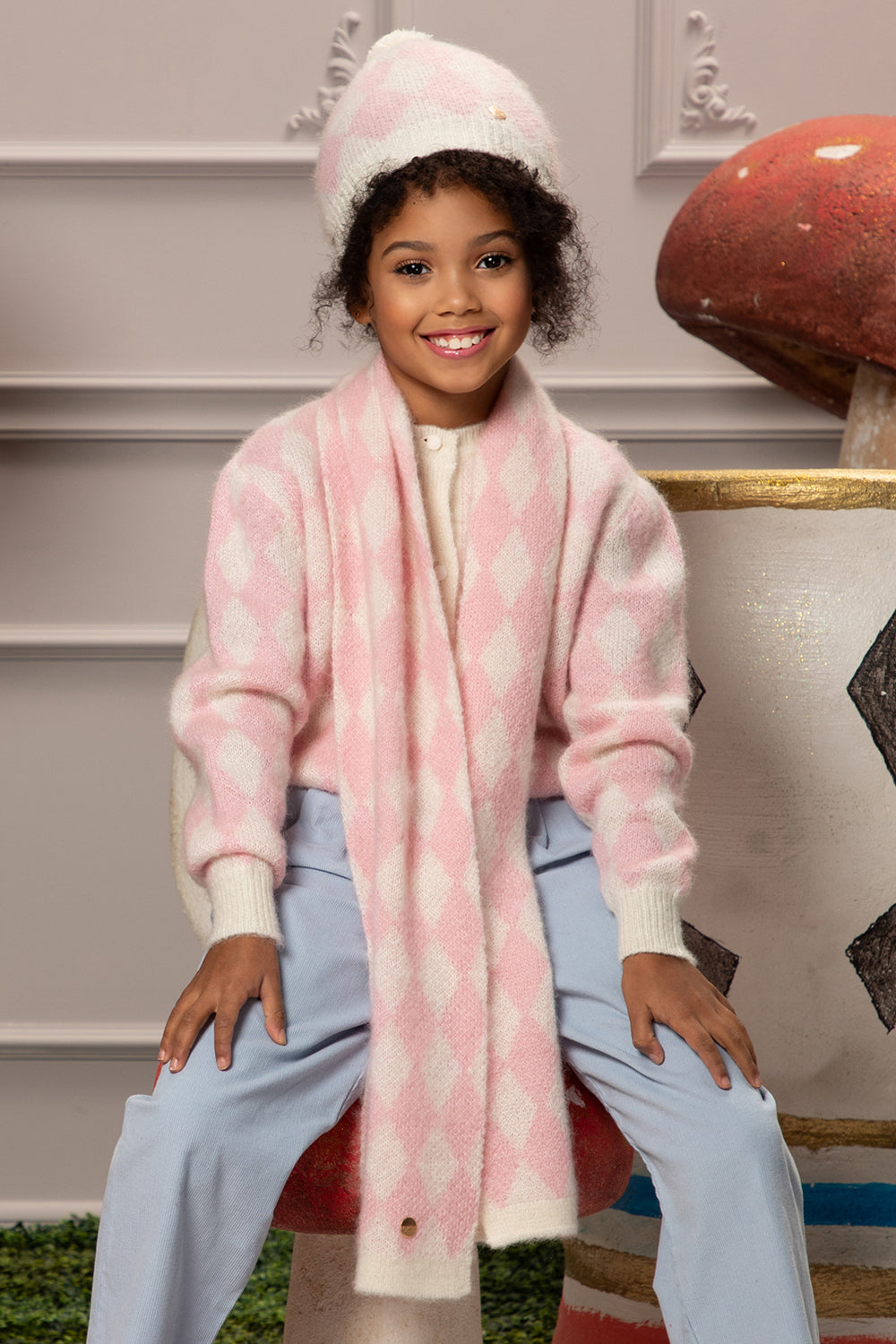 Pink and off-white rhombus scarf