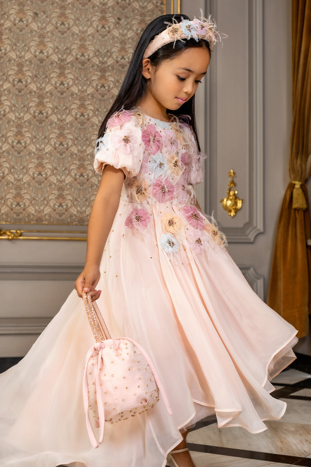 Hand-made pale pink bag with gold crystals