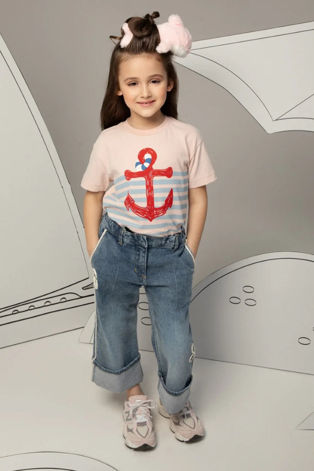 Wide-leg denim jeans with turned-up cuffs, side rope details