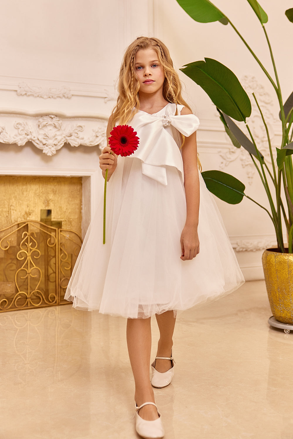 Bow-tie collar puffy tulle girl dress in white