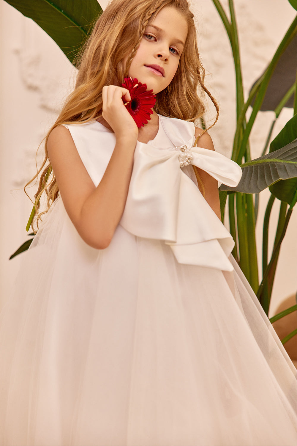 Bow-tie collar puffy tulle girl dress in white