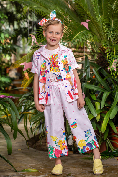Light pink cotton Rio set with girls, small all over flowers and hand-embellishments