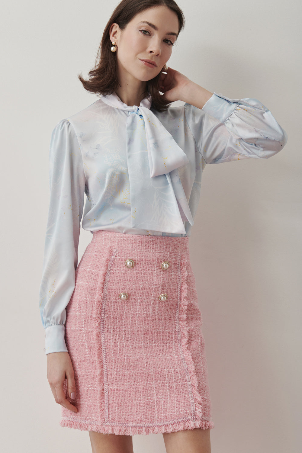 Shirt in pastel shades with a floral print