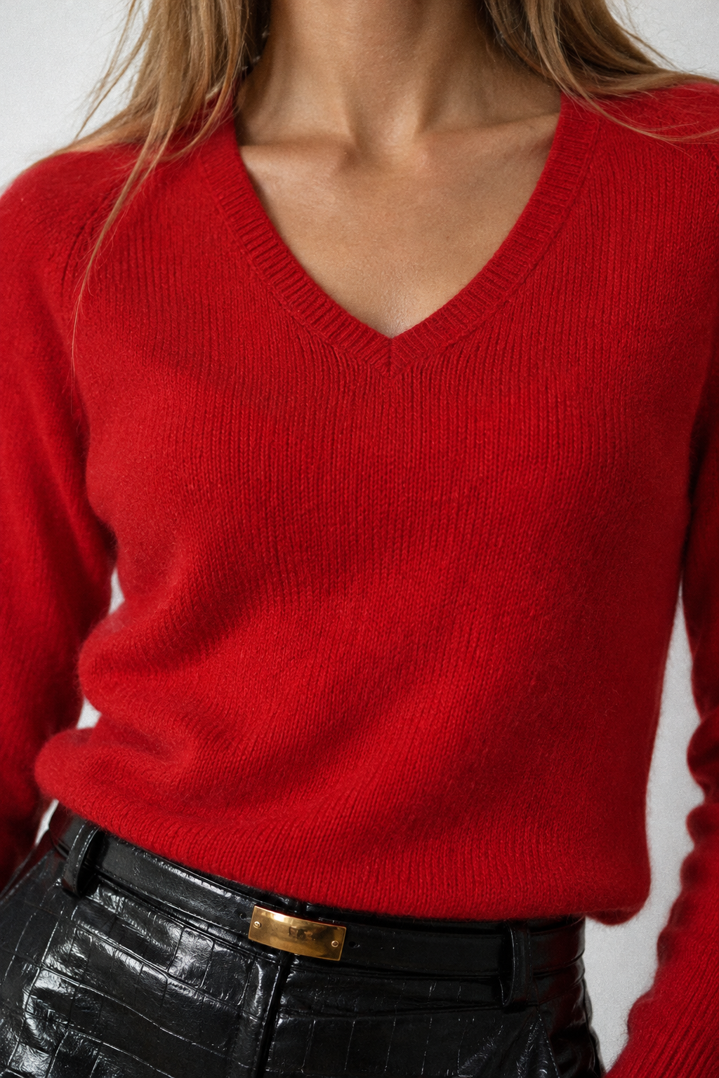SCARLET GLOW Sweater