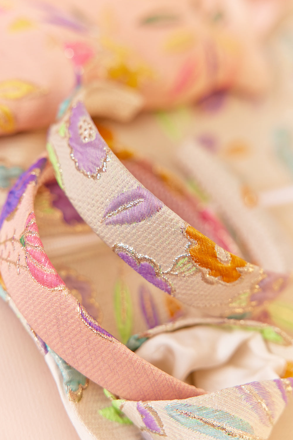 Gold floral jacquard hairband