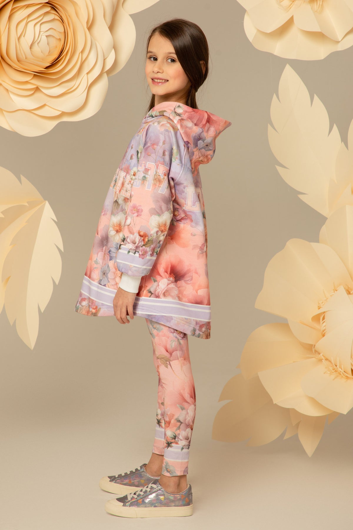 Side view of the pastel floral leggings