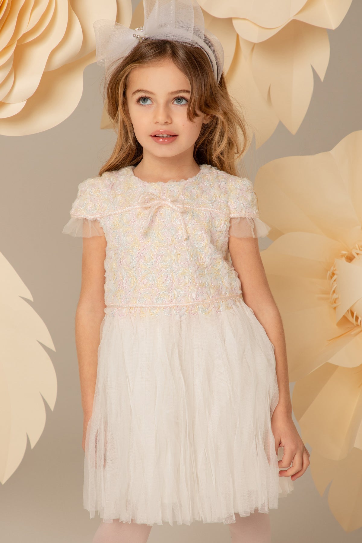 White pastel lace dress with short sleeves