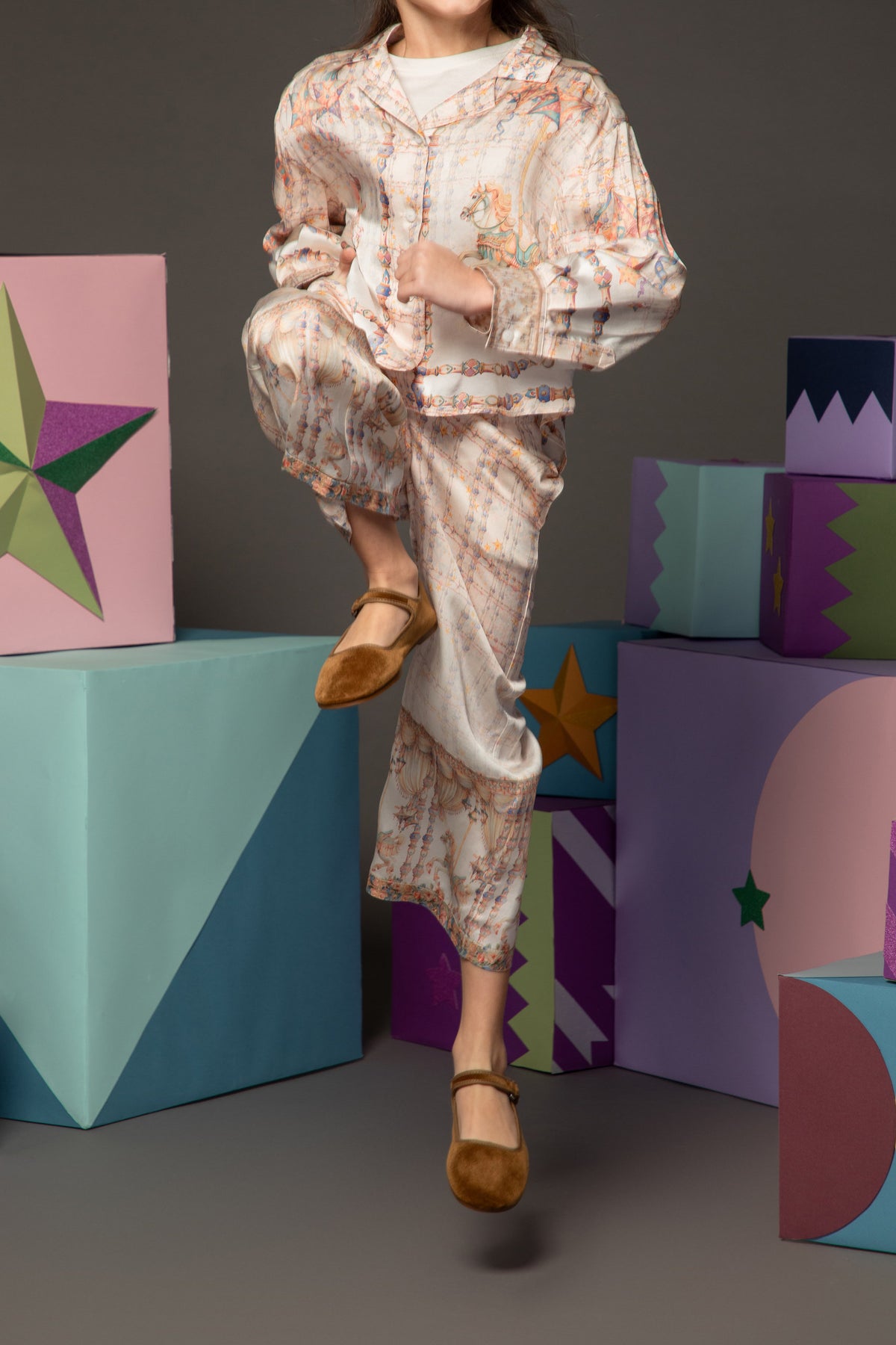Button-down top and wide-leg trousers with circus print
