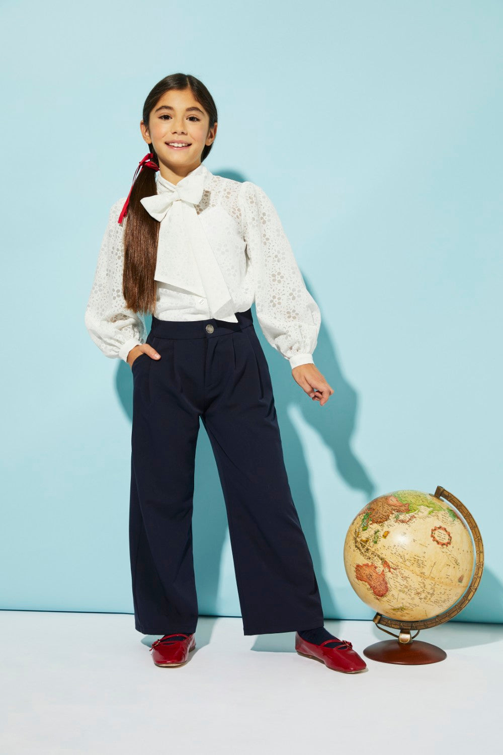 Floral shirt with pussy bow and voluminous sleeves