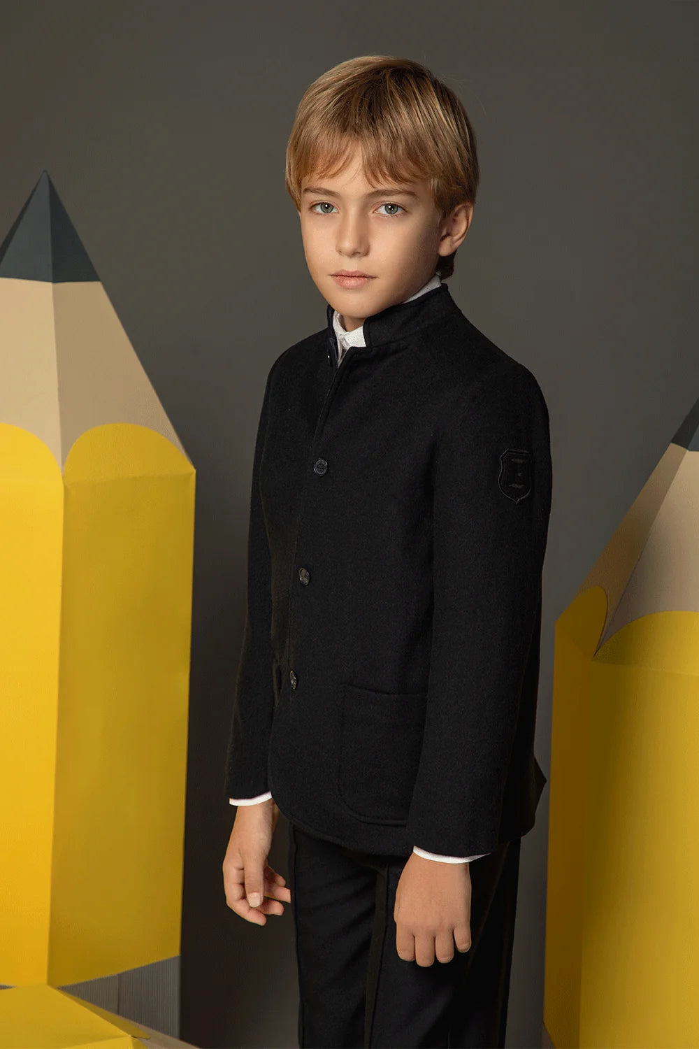 Elegant navy wool blazer