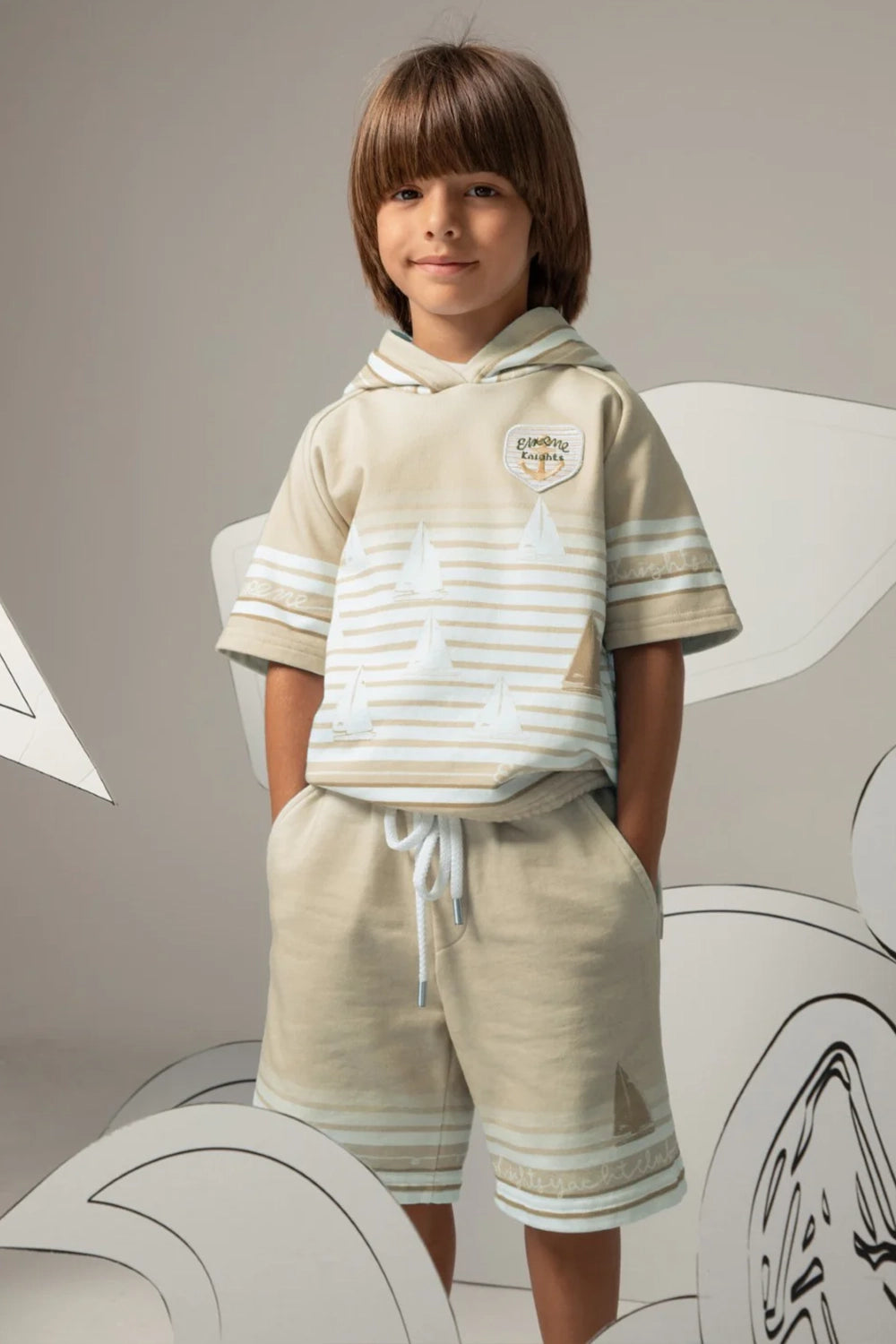 شورت قطني بيج اللون برباط وطبعة مخططة