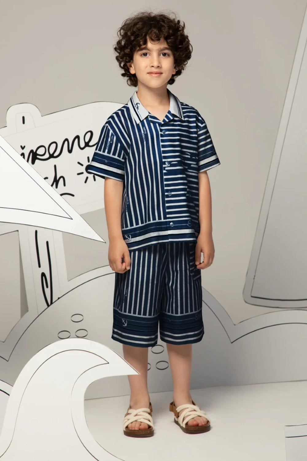 شورت كتان بطول الركبة بقصة مريحة