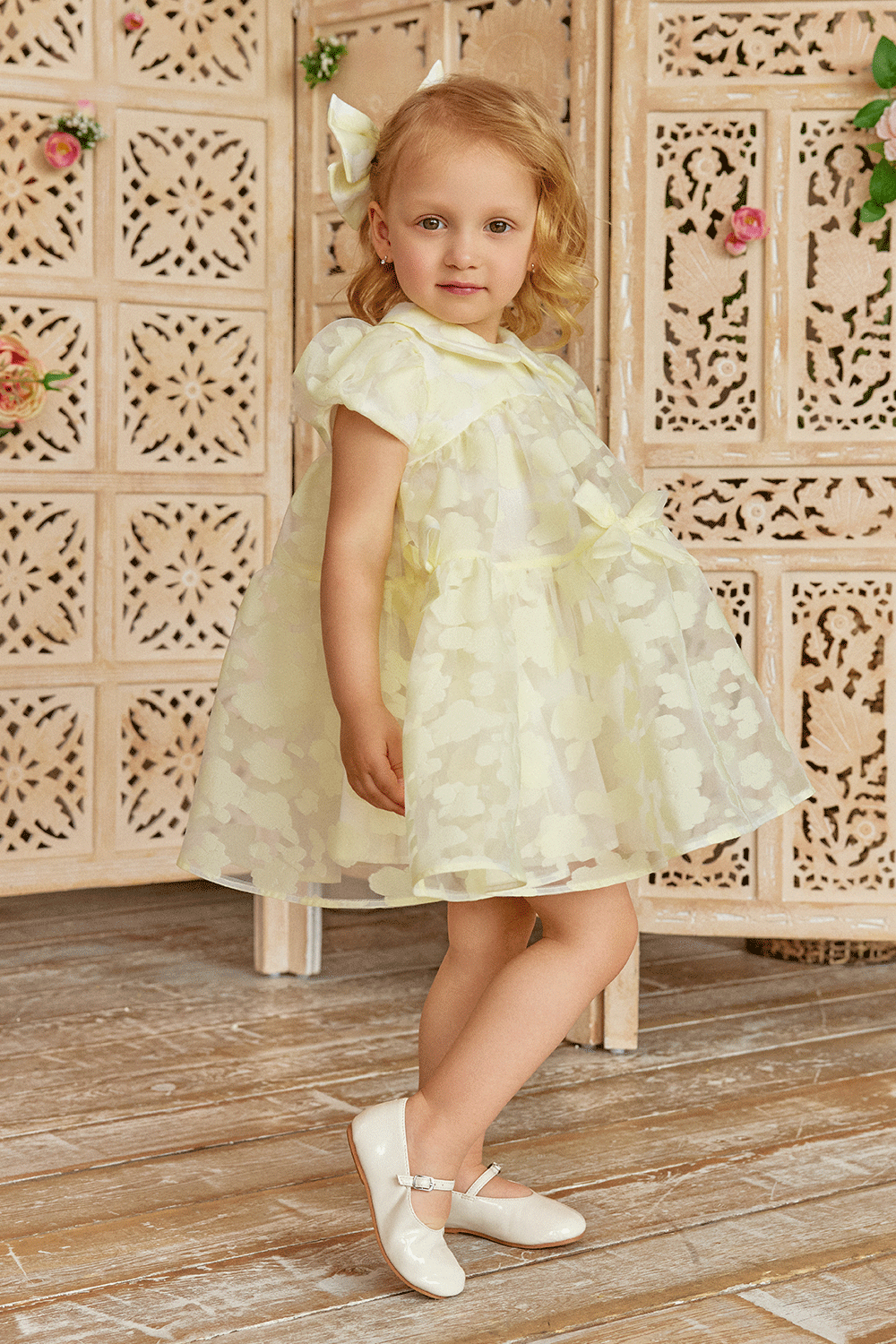 Baby organza dress with oversize bow, puff sleeves and bows