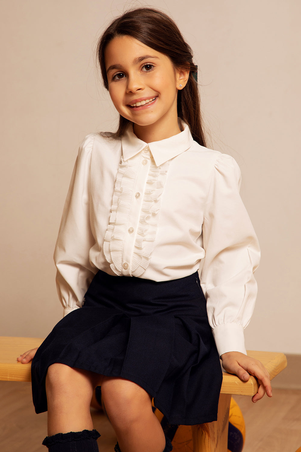 White shirt with frills