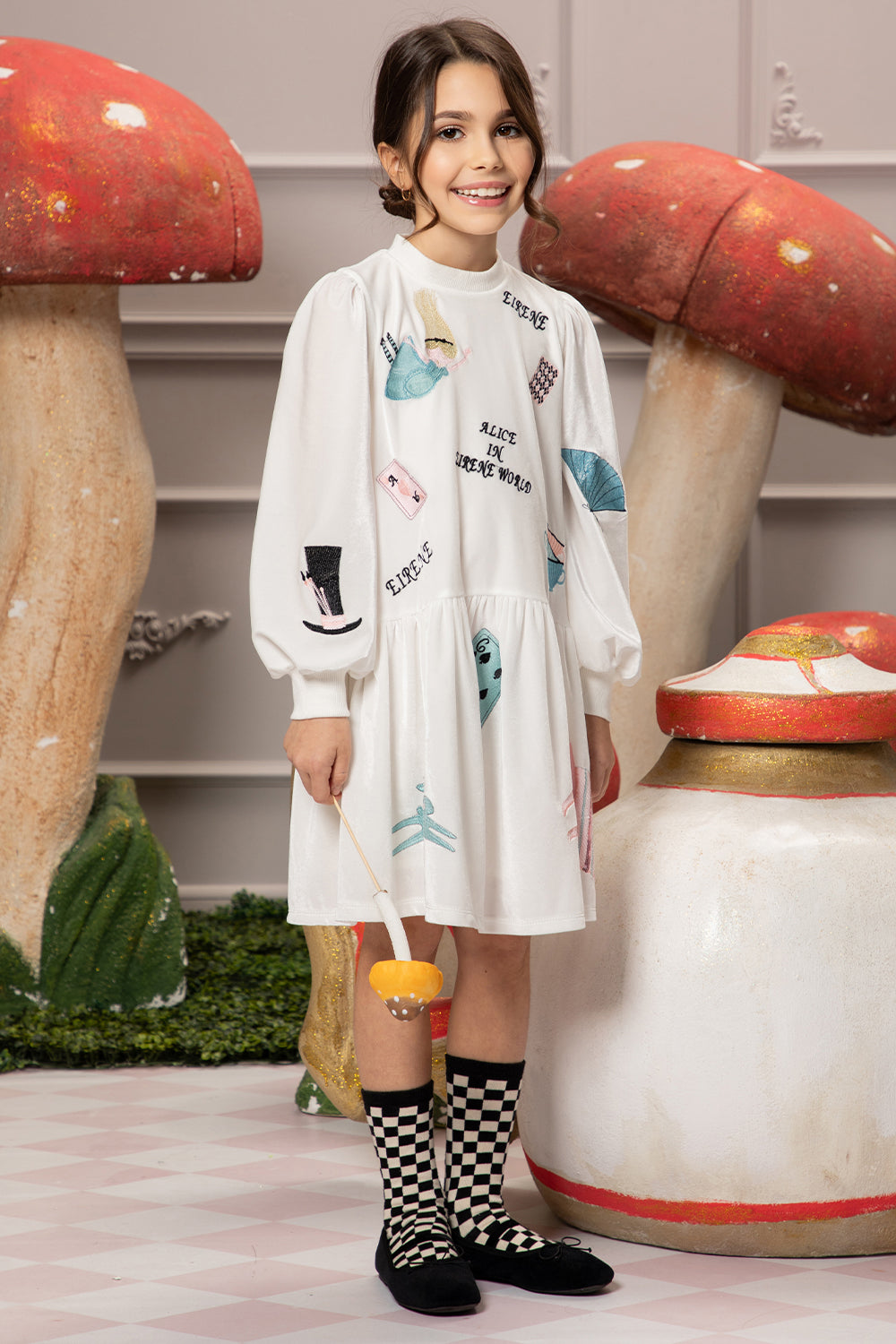 White velvet "Alice in wonderland" embroidered dress