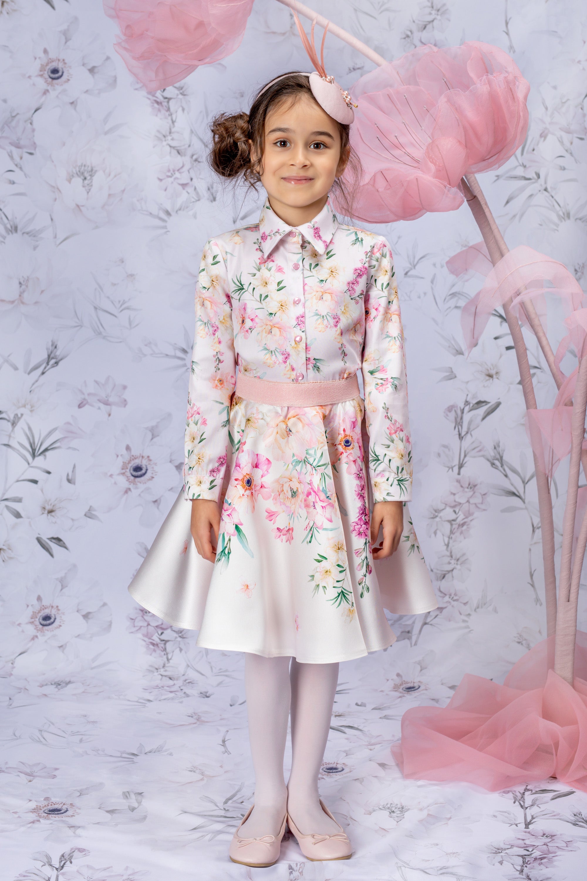 Off-white printed skirt with an elastic waistband