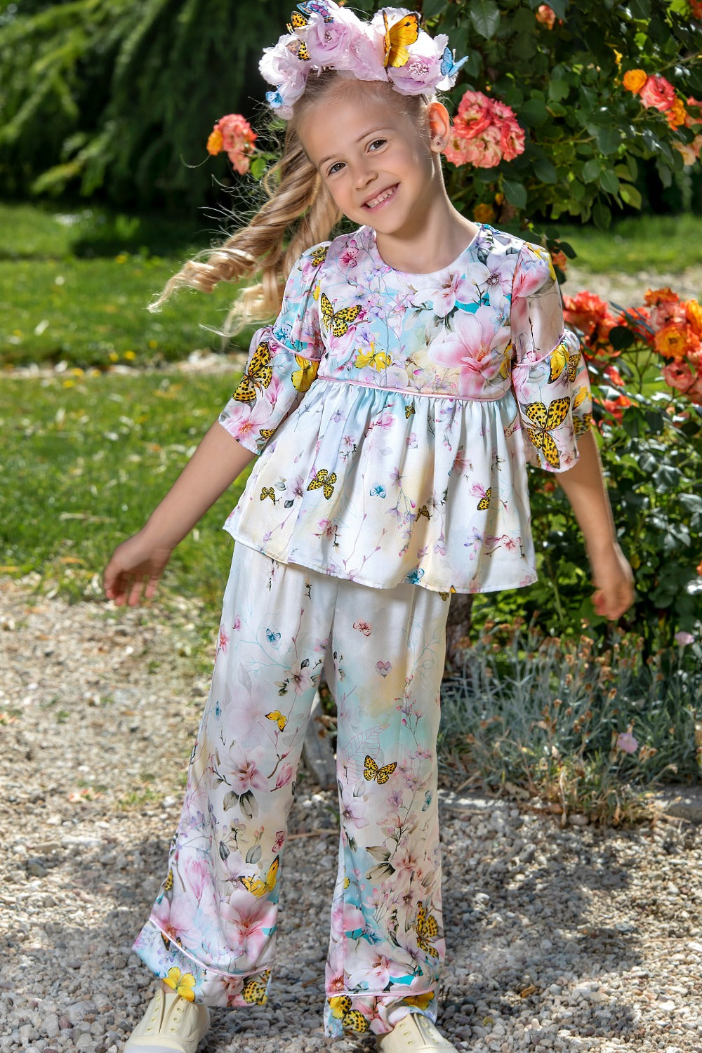 Elegant flowers and butterflies satin set