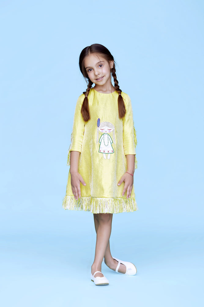 Yellow dress with an Indian girl and fringes