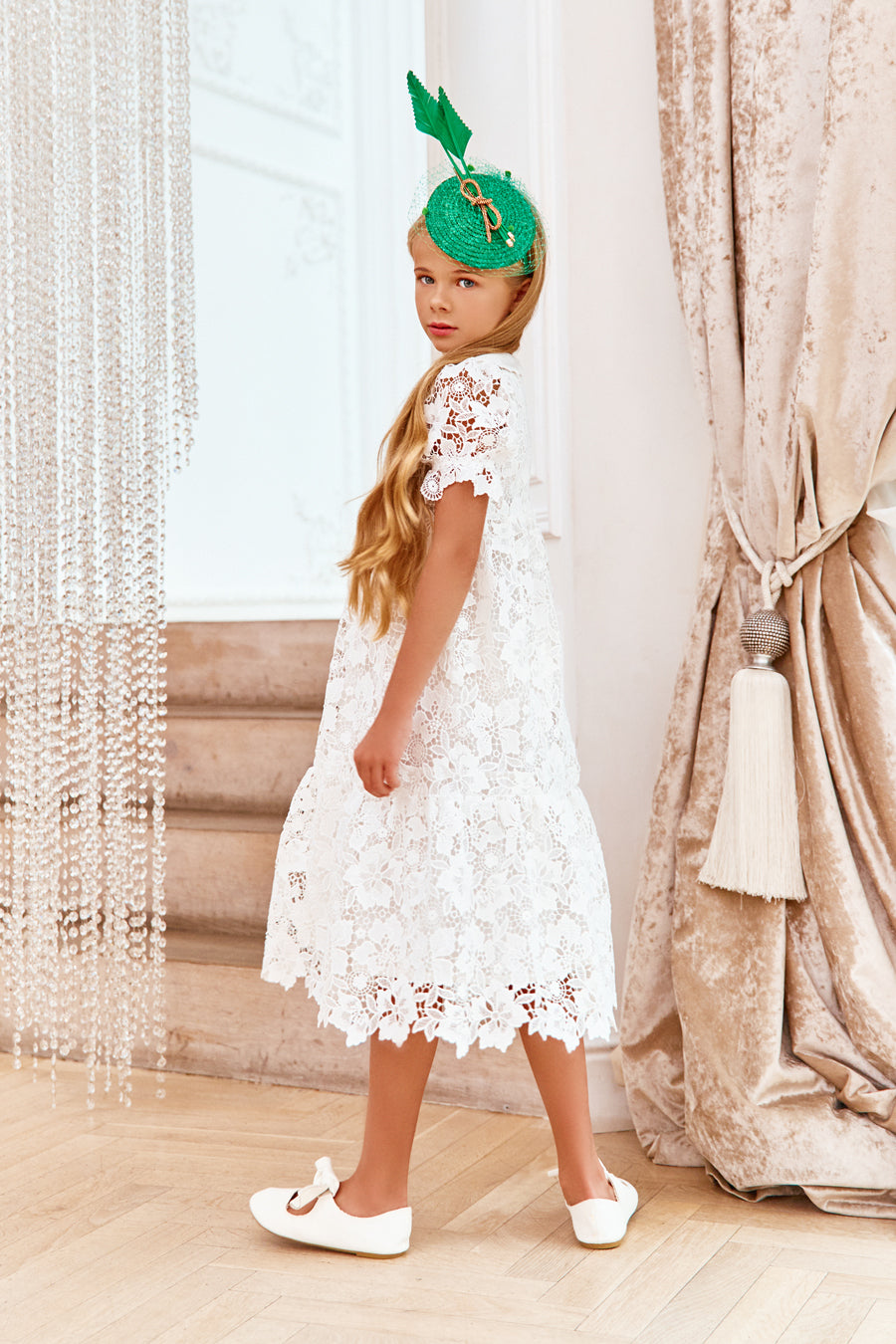 White guipure lace dress with pretty cotton detail with collar